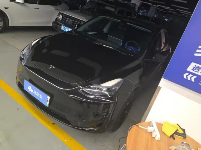 Фотография автомобиля — Tesla Model Y