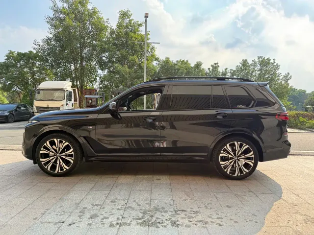 BMW X7 — Фото автомобиля 4