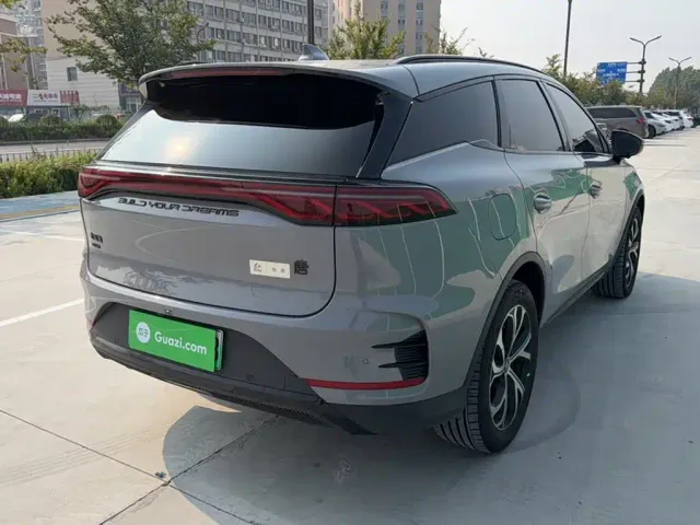 BYD Tang — Фото автомобиля 12