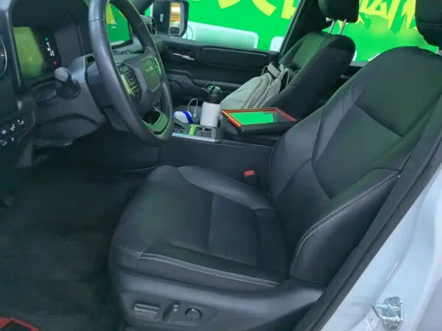 Toyota Prado — Фото автомобиля 14