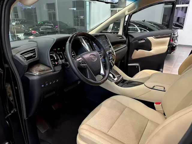 Toyota Vellfire — Фото автомобиля 5