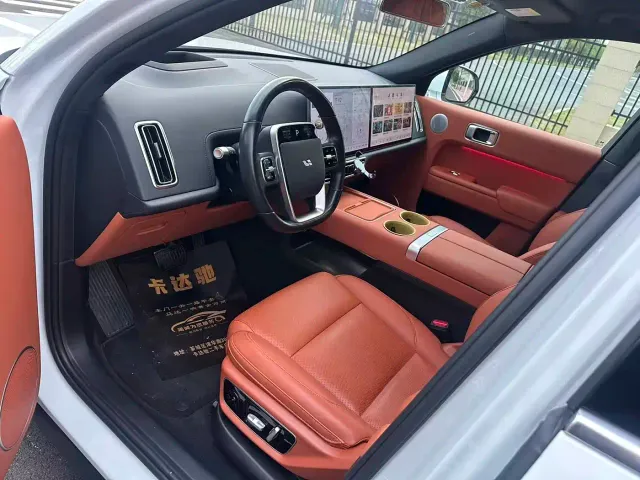 Li Auto L7 — Фото автомобиля 4