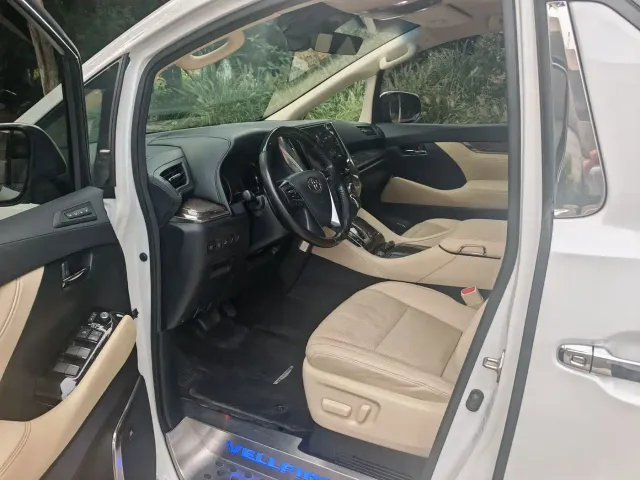 Toyota Vellfire — Фото автомобиля 4
