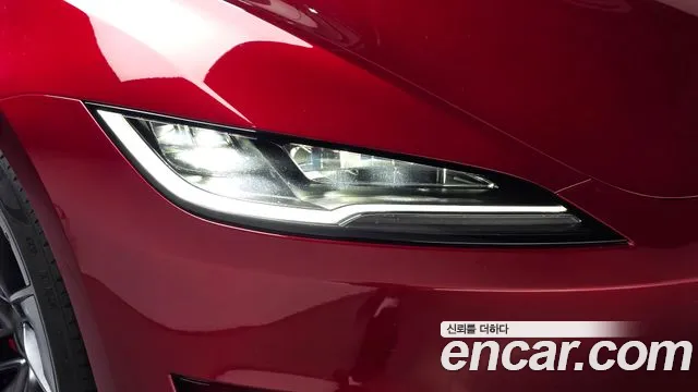 Tesla Model 3 — Фото автомобиля 7