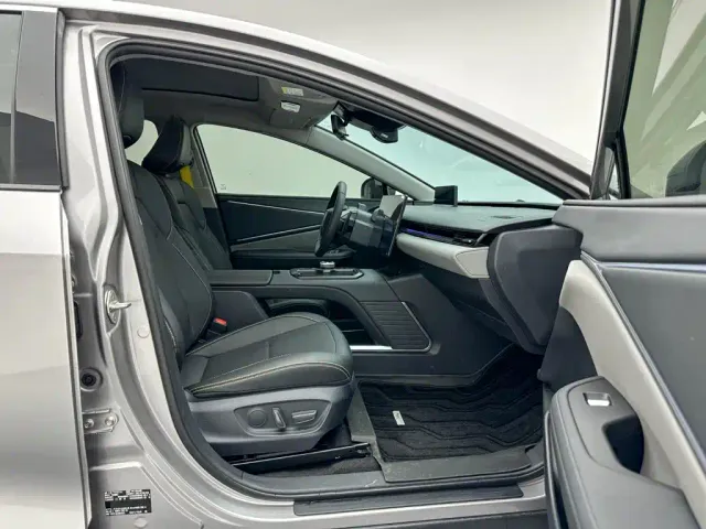 Toyota bZ5 — Фото автомобиля 24