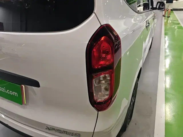 Wuling Hongguang — Фото автомобиля 7