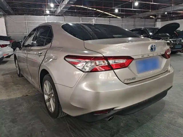 Toyota Camry — Фото автомобиля 4