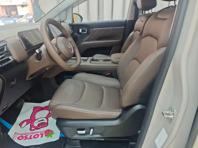 Wuling Starlight 730 — Фото автомобиля 4