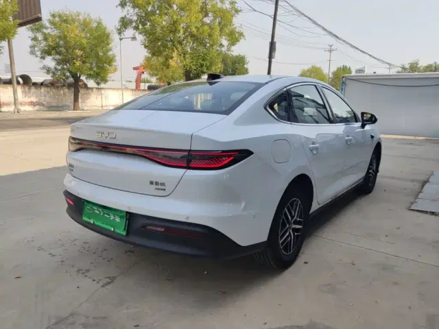 BYD Seal 05 DM-i — Фото автомобиля 6