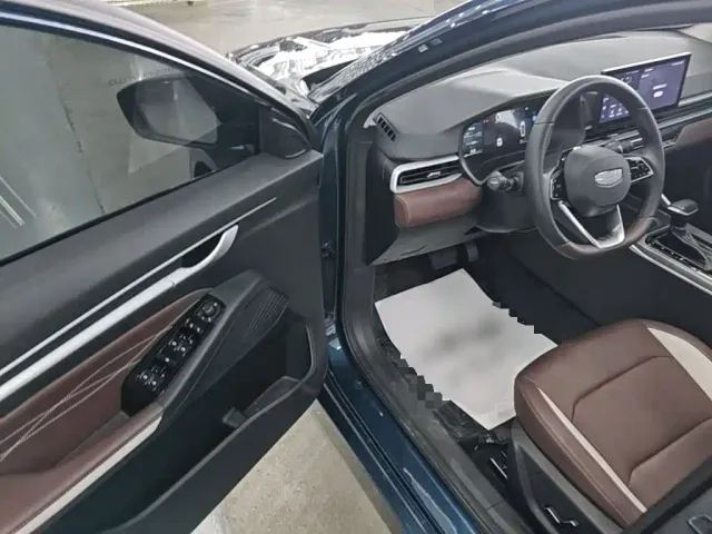 Geely Emgrand — Фото автомобиля 15