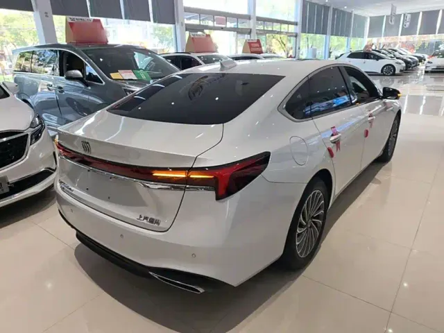 Buick LaCrosse — Фото автомобиля 6
