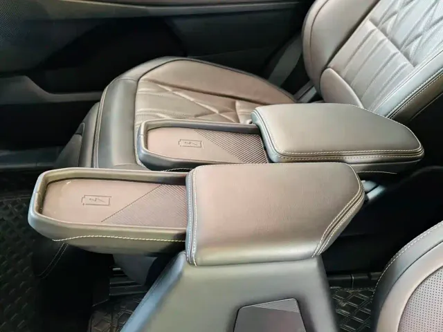 Ford Edge — Фото автомобиля 16