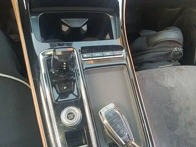 Geely Boyue L — Фото автомобиля 13