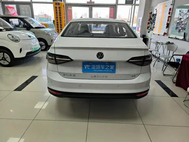 Volkswagen Lavida — Фото автомобиля 5
