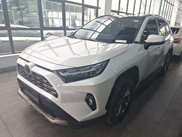Фотография автомобиля — Toyota RAV4