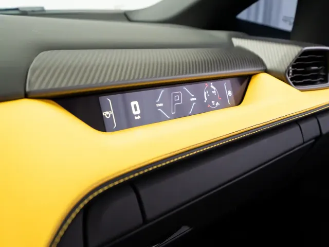 Lamborghini Revuelto — Фото автомобиля 6