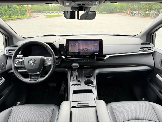 Toyota Granvia — Фото автомобиля 6