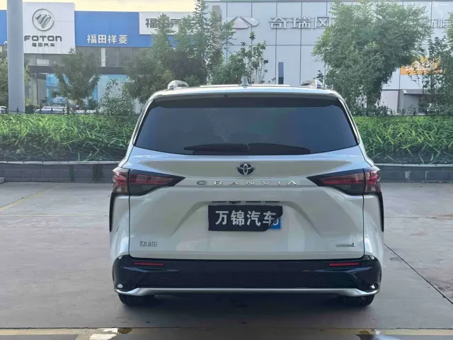 Toyota Granvia — Фото автомобиля 5
