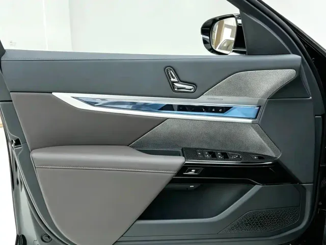 BMW 7 Series — Фото автомобиля 6