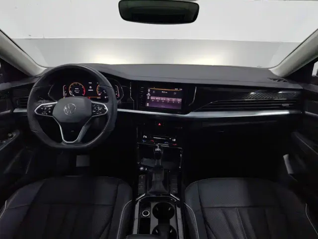 Volkswagen Passat — Фото автомобиля 5