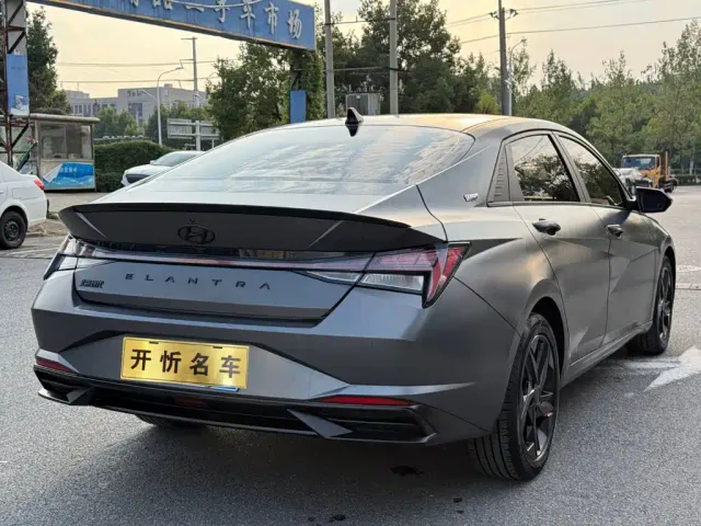 Hyundai Elantra — Фото автомобиля 4