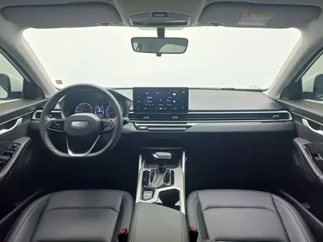 Geely Emgrand — Фото автомобиля 5