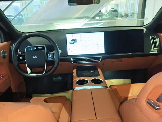 Li Auto L9 — Фото автомобиля 9