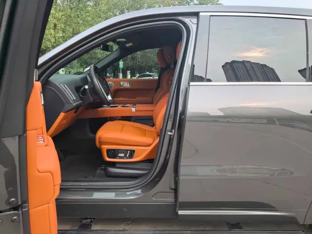 Li Auto Li Xiang L9 2024 Model Ultra — Фото автомобиля 10