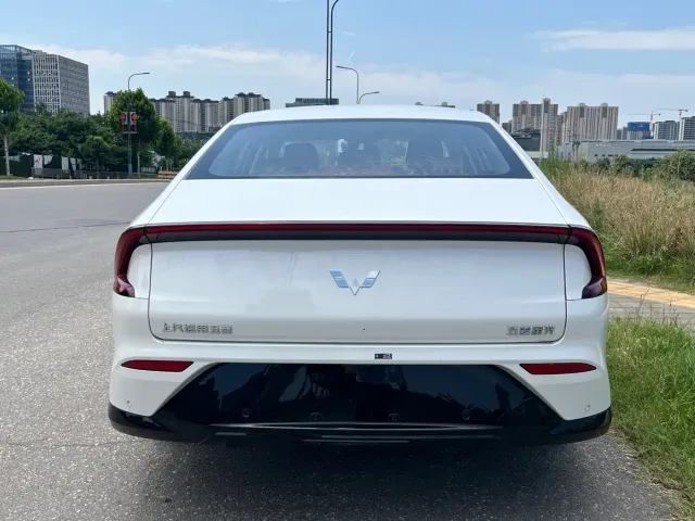 Wuling Starlight — Фото автомобиля 5