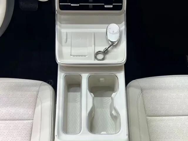 Toyota BoZhi 3X — Фото автомобиля 12