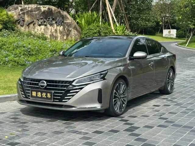 Nissan Teana — Фото автомобиля 3