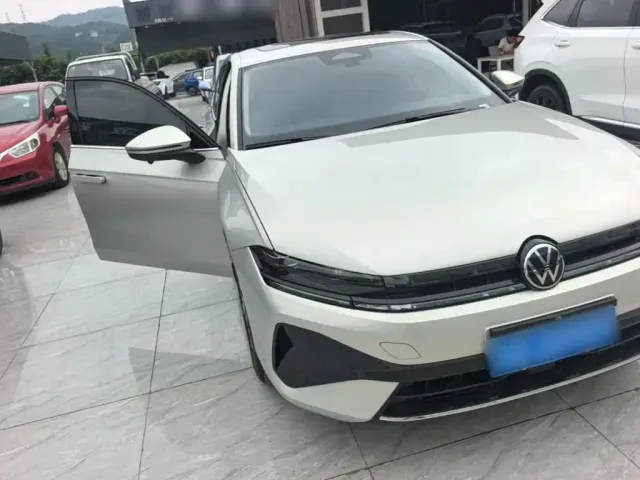 Volkswagen Sagitar — Фото автомобиля 3