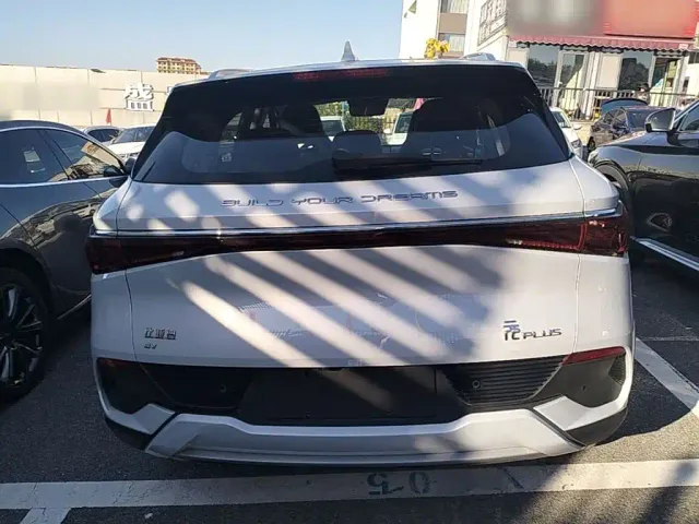 BYD Yuan PLUS — Фото автомобиля 5