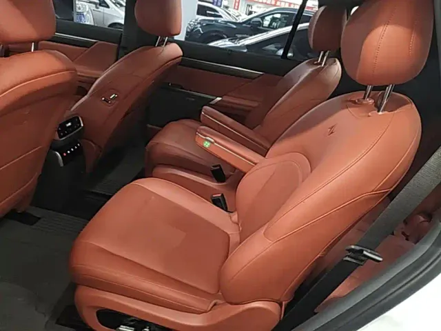 Dongfeng eπ 008 — Фото автомобиля 16