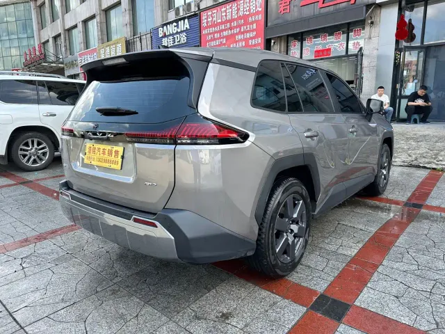 Toyota RAV4 — Фото автомобиля 4