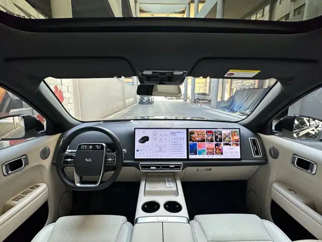 Li Auto L7 — Фото автомобиля 11