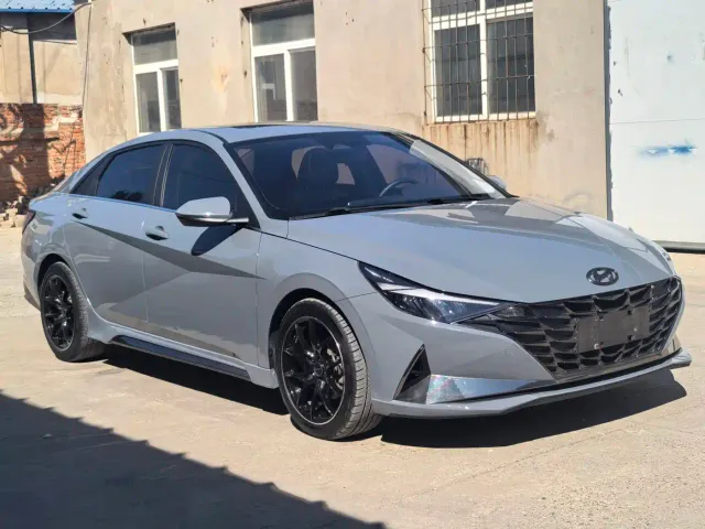 Hyundai Elantra — Фото автомобиля 3