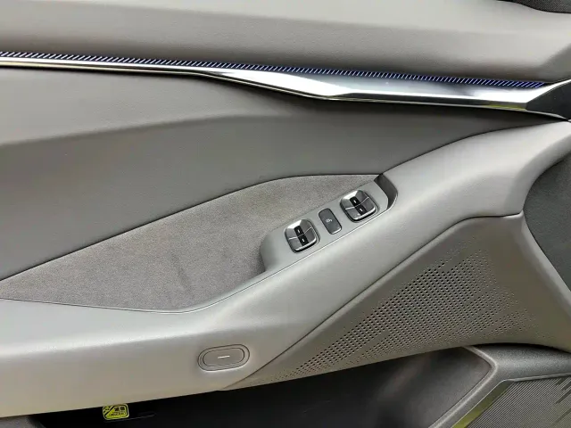 Xpeng P7 — Фото автомобиля 17