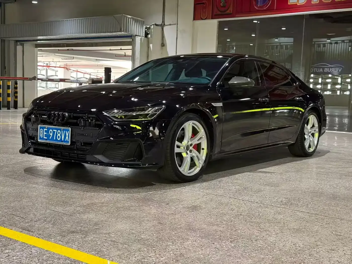 Фотография автомобиля — Audi A7L