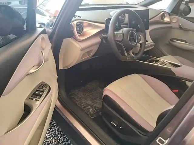BYD Dolphin — Фото автомобиля 15