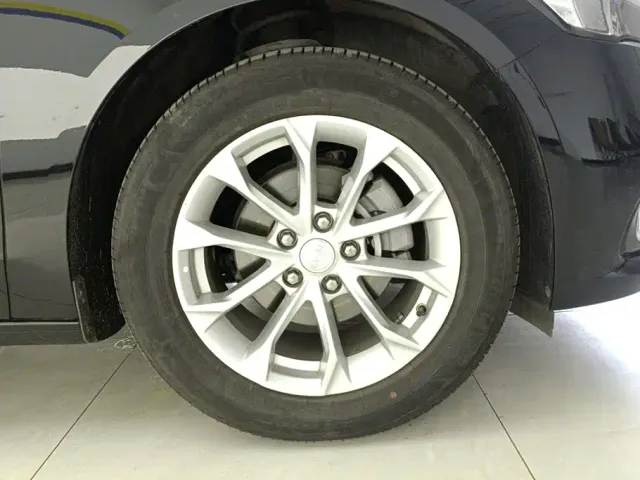 Buick LaCrosse — Фото автомобиля 6