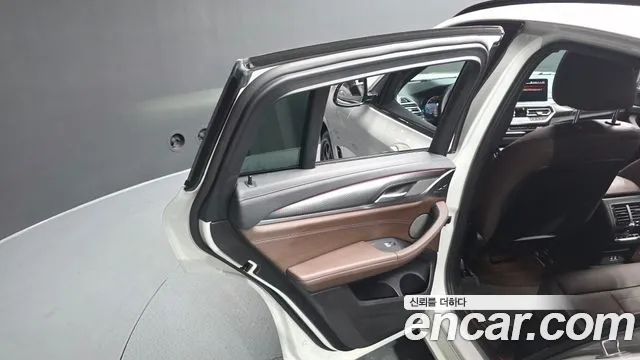 BMW X4 xDrive20i M Sport Pro — Фото автомобиля 20