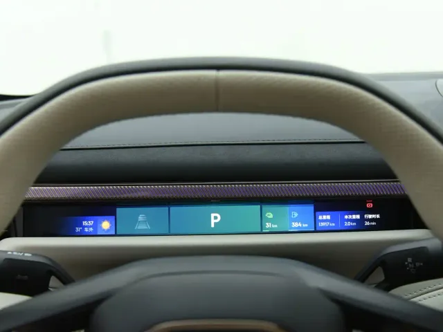Lynk & Co Lynk & Co 10 EM-P 2025 240km Base — Фото автомобиля 13