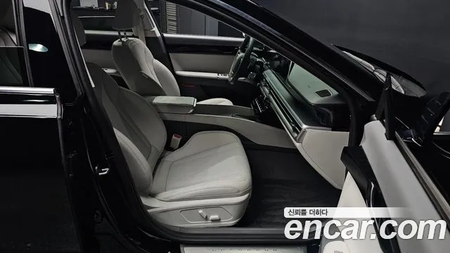 Hyundai Grandeur Grandeur (GN7) 2.5 Бензин 2WD — Фото автомобиля 26