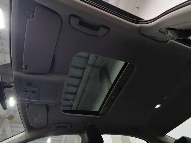 Volkswagen Passat — Фото автомобиля 14