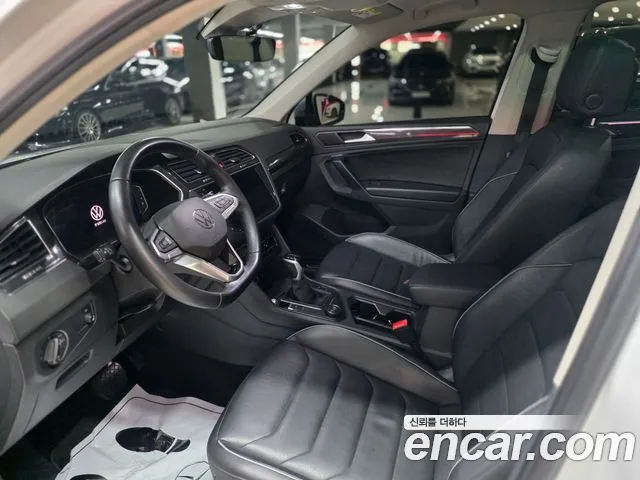 Volkswagen Tiguan — Фото автомобиля 12