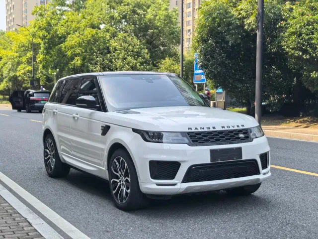 Land Rover Range Rover Sport — Фото автомобиля 3