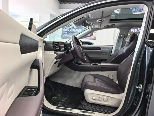 Leapmotor C11 — Фото автомобиля 6