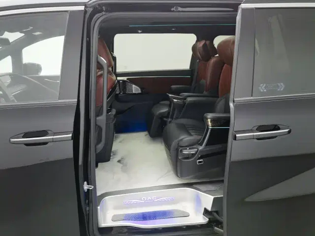 GAC Trumpchi M8 — Фото автомобиля 15