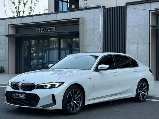 Фотография автомобиля — BMW 3 Series